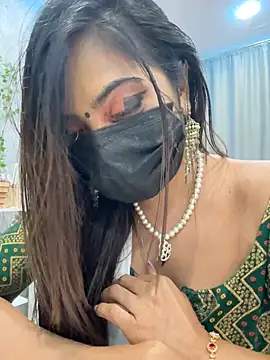 Snapshot of Monalisadon018 chatting on December 20, 2024, 10:27 am Monalisadon018 online show from December 20, 2024, 10:27 am