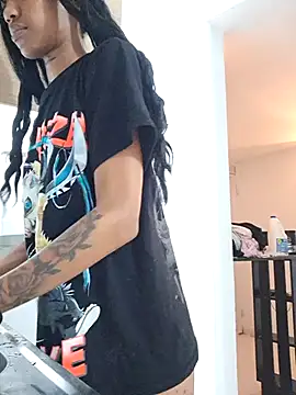 Honey-420- online show from December 4, 2025, 2:21 am