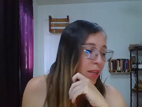 charlott ponce online show from December 2, 2025, 5:25 pm