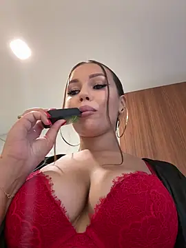 Snapshot of Syka0001 chatting on February 9, 2025, 6:43 am Syka0001 online show from February 9, 2025, 6:43 am