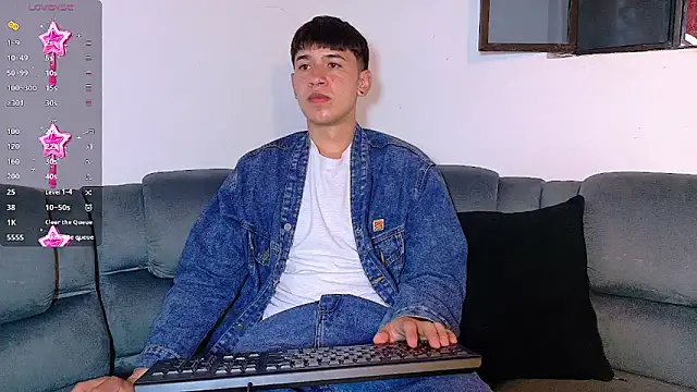 Mr daren  online show from November 24, 2025, 7:14 pm