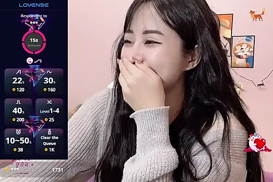  LLisa  online show from February 27, 2025, 6:20 pm