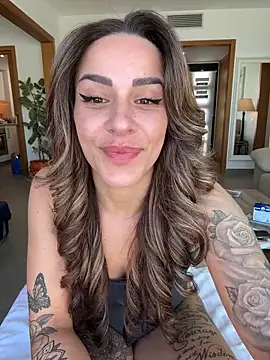 Alisa-Marie online show from April 15, 2026, 10:54 am