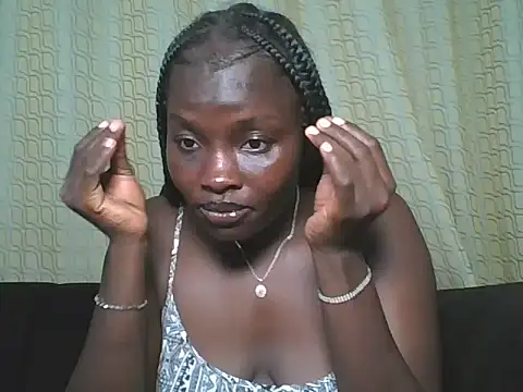 Snapshot of Mon_cherrie_ chatting on January 11, 2026, 7:48 am Mon cherrie online show from January 11, 2026, 7:48 am