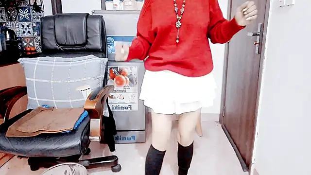 Miu-Le online show from December 18, 2025, 8:23 pm