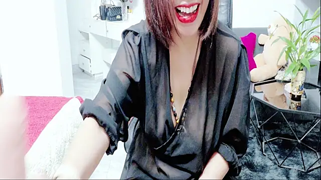 Miu-Le online show from July 18, 2026, 8:23 am
