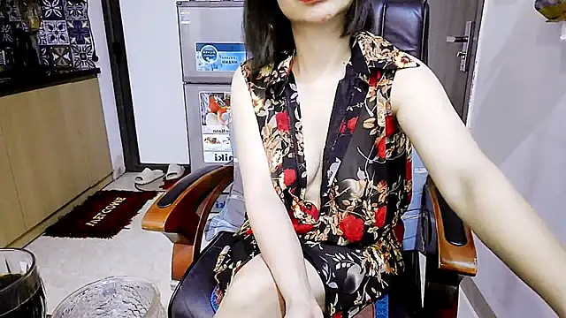 Snapshot of Miu-Le chatting on April 1, 2026, 4:48 pm Miu-Le online show from April 1, 2026, 4:48 pm