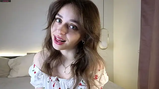 EstherMitchel online show from October 15, 2025, 1:15 am