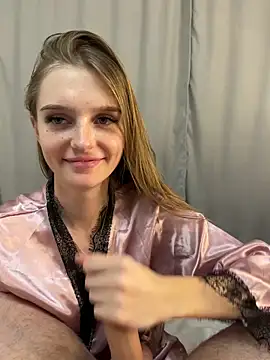 Snapshot of lovelly_molly chatting on February 18, 2025, 8:25 pm lovelly molly online show from February 18, 2025, 8:25 pm