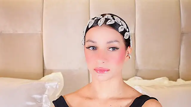 KiraKayleigh1 online show from November 17, 2025, 12:58 am