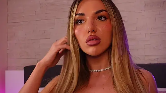 ClaraHazel online show from March 17, 2026, 4:59 am