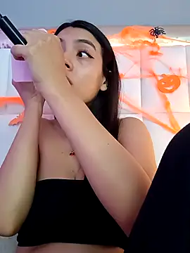 Julie Bennet online show from October 26, 2025, 3:29 am