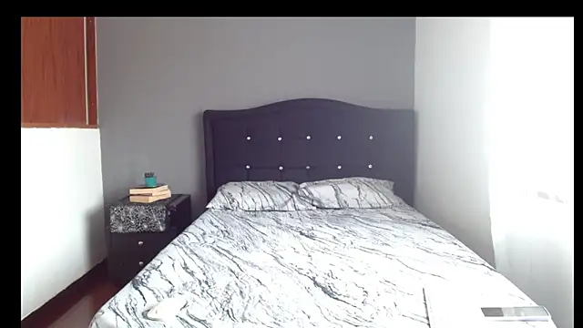 Emilia 1995 online show from February 14, 2026, 3:56 pm