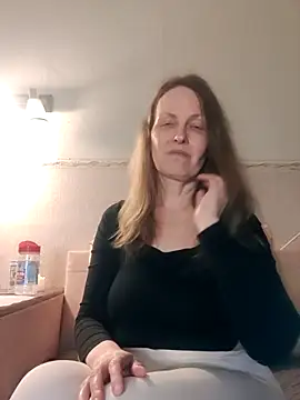 Evelina cute online show from March 1, 2026, 6:52 pm