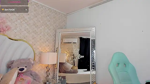 Snapshot of IsabellaBromsS chatting on October 2, 2025, 9:51 pm IsabellaBromsS online show from October 2, 2025, 9:51 pm