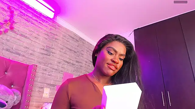 Snapshot of IsabellaBromsS chatting on February 8, 2025, 7:49 pm IsabellaBromsS online show from February 8, 2025, 7:49 pm