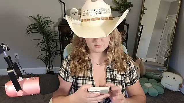 rodeobrii online show from December 1, 2025, 2:12 am