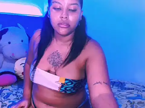 Snapshot of ladypussy69 chatting on February 3, 2026, 6:22 am ladypussy69 online show from February 3, 2026, 6:22 am