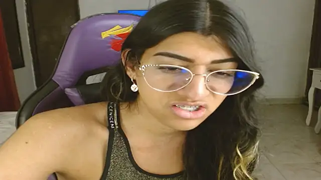 engielphoenis14 online show from December 18, 2025, 12:49 am