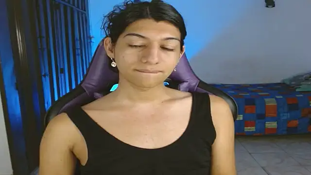 engielphoenis14 online show from November 25, 2025, 11:05 pm