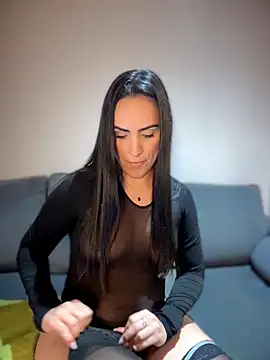 Snapshot of alessandra-a chatting on May 9, 2026, 10:35 pm alessandra-a online show from May 9, 2026, 10:35 pm