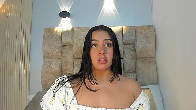 amatista  smith online show from October 12, 2025, 1:56 pm