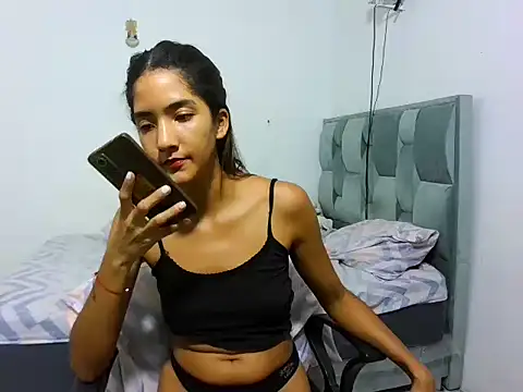 singlemom4 online show from October 7, 2025, 7:26 pm