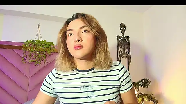 TomLondon  online show from October 26, 2025, 1:44 pm