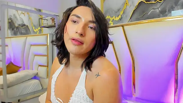 Snapshot of TomLondon_ chatting on March 4, 2025, 5:45 pm TomLondon online show from March 4, 2025, 5:45 pm