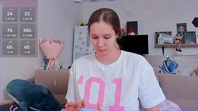 Girl alone home online show from March 12, 2026, 3:56 am