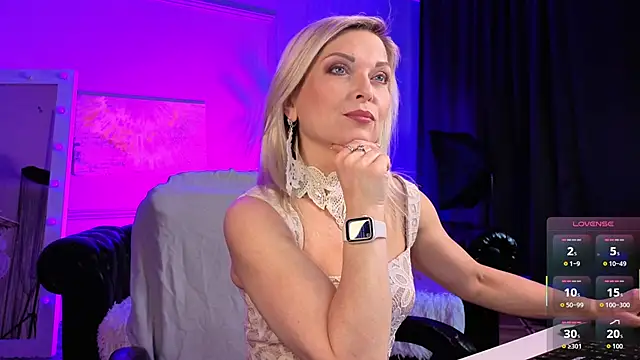 Gloria Lovely online show from June 2, 2026, 11:21 am