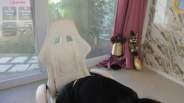 patriciakeys online show from September 16, 2025, 6:47 am