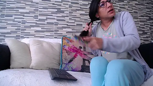 VioletaGomezCo online show from November 6, 2025, 2:10 pm