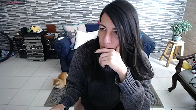 VioletaGomezCo online show from May 15, 2026, 1:20 pm