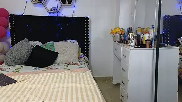 Snapshot of charlotte_077 chatting on March 23, 2026, 3:50 am charlotte 077 online show from March 23, 2026, 3:50 am