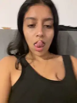 BrittanyDiaz online show from November 28, 2025, 4:01 am