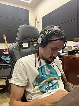 hotcamboy420 online show from January 17, 2026, 5:44 am