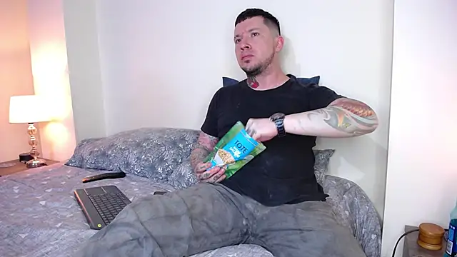 Snapshot of Adam_tatto chatting on January 25, 2025, 4:13 am Adam tatto online show from January 25, 2025, 4:13 am