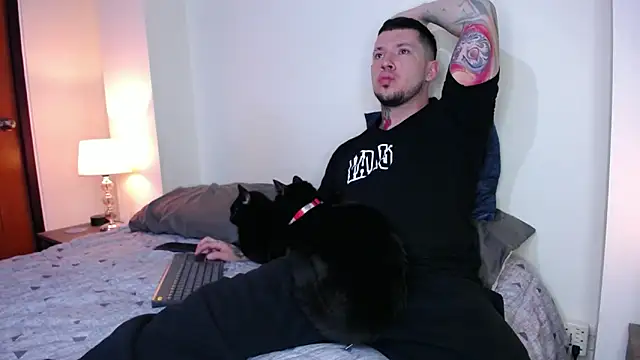 Snapshot of Adam_tatto chatting on January 21, 2025, 2:43 am Adam tatto online show from January 21, 2025, 2:43 am