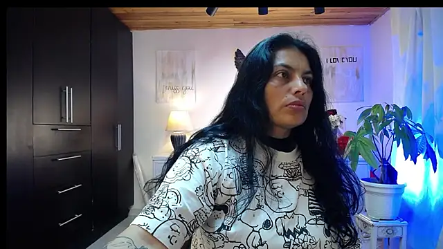 Lust Mom41 online show from September 20, 2025, 11:32 pm