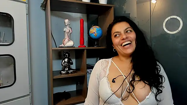 Lust Mom41 online show from December 6, 2024, 9:07 pm