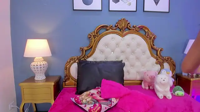 AlanaJones1 online show from November 21, 2025, 3:38 am