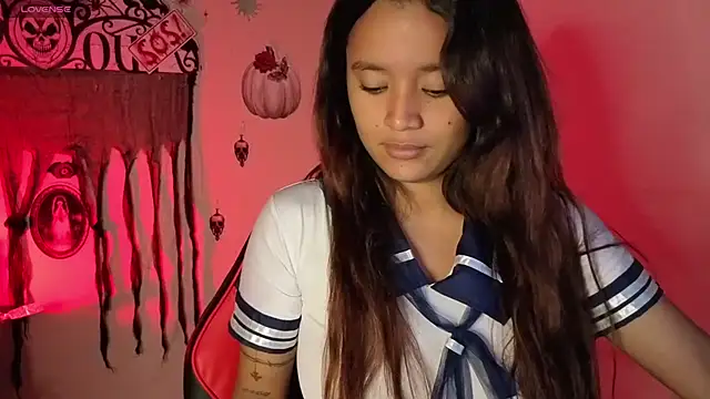 mia sweetdc online show from October 15, 2025, 6:49 pm