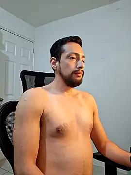 Andresarr93 online show from November 28, 2025, 8:20 pm