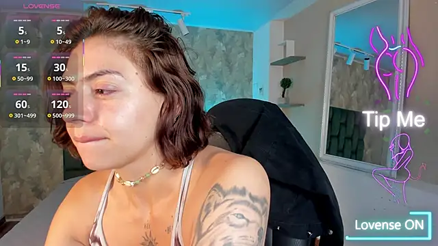 Snapshot of april_dumont chatting on December 22, 2025, 2:39 pm april dumont online show from December 22, 2025, 2:39 pm