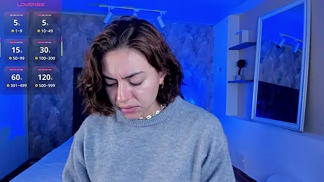 Snapshot of april_dumont chatting on December 17, 2025, 2:22 pm april dumont online show from December 17, 2025, 2:22 pm