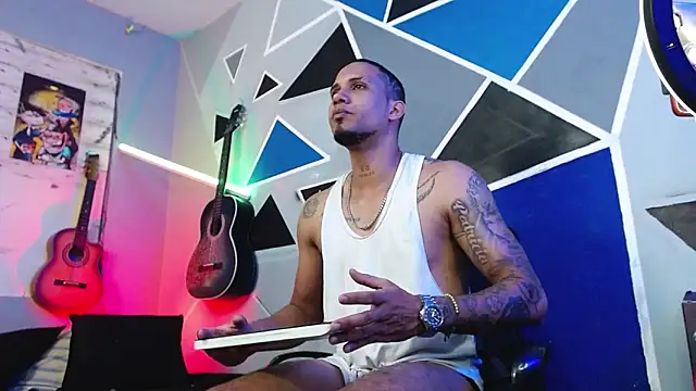 MagnusFrost online show from October 1, 2025, 11:52 pm