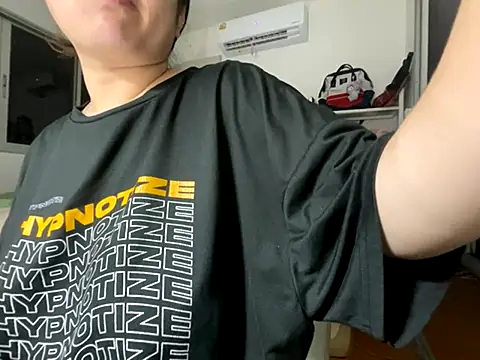 iamMalixxx online show from September 20, 2025, 12:32 pm