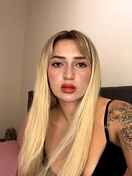 yaprakmericc online show from October 27, 2025, 9:05 pm