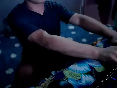 Cloudycockcare online show from October 9, 2025, 5:24 pm